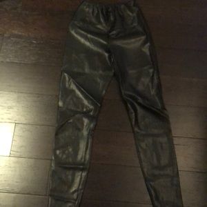 Aritzia/Wilfred free ankle Daria pants